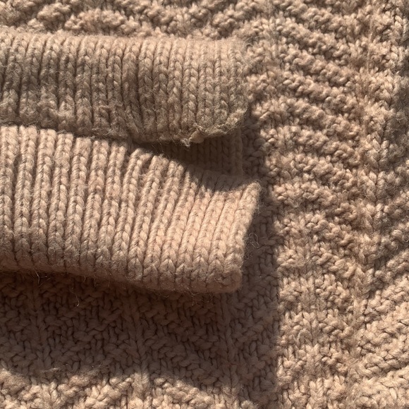 H&M sweater size small - Picture 5 of 7